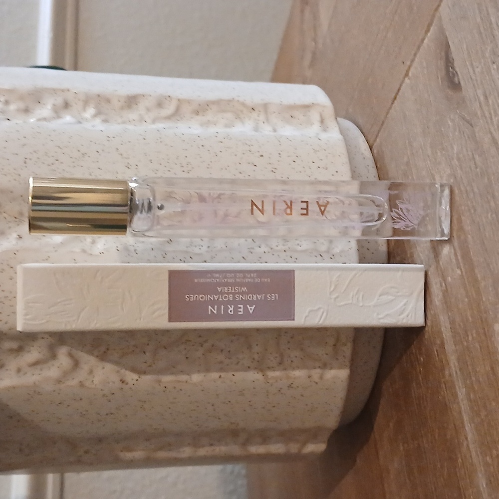 New AERIN Les Jardins Botaniques Wisperia Parfum Spray - Picture 17 of 17